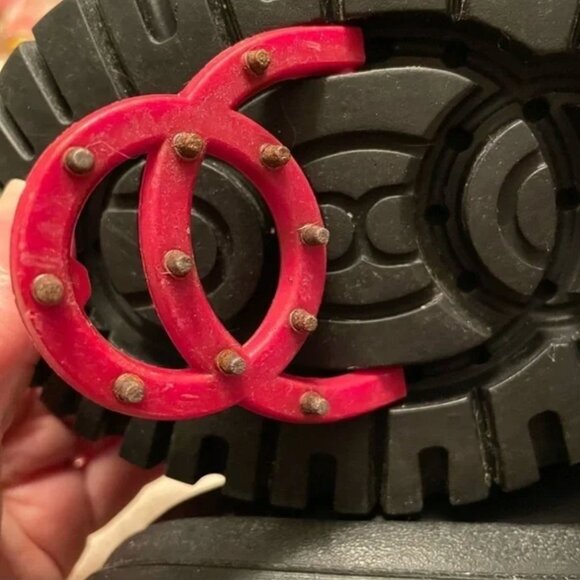 Olang quilted boots with retractable cleats in size 39 (8) - Picture 12 of 16